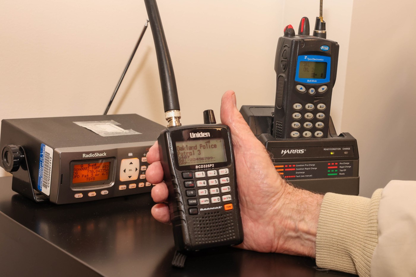 Oakland police to cut off public from live radio feeds, hiding communications from airwaves