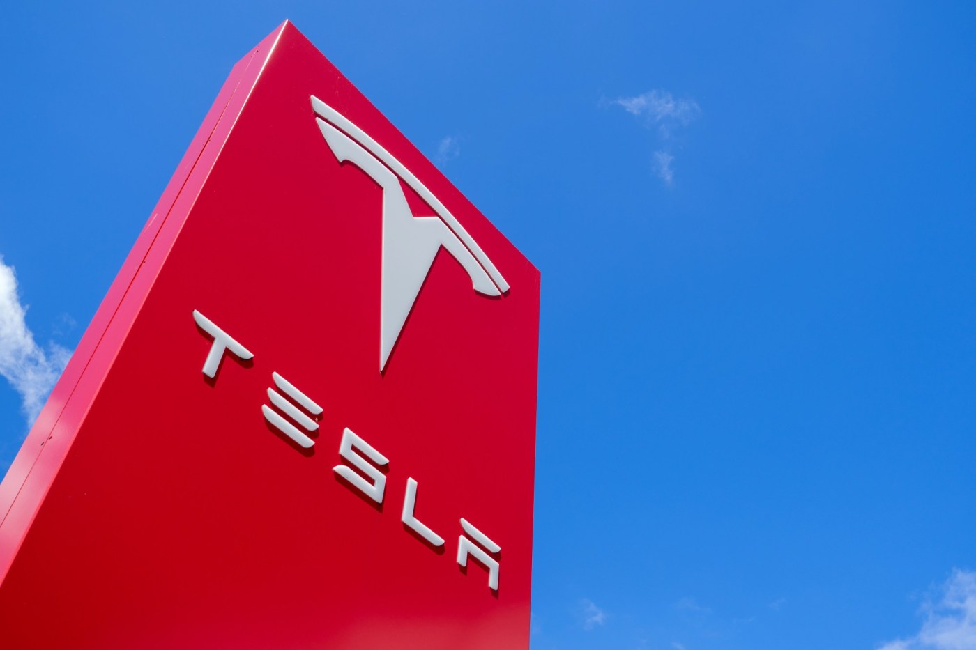Tesla at risk of a ‘throwaway year’ without a new narrative from earnings