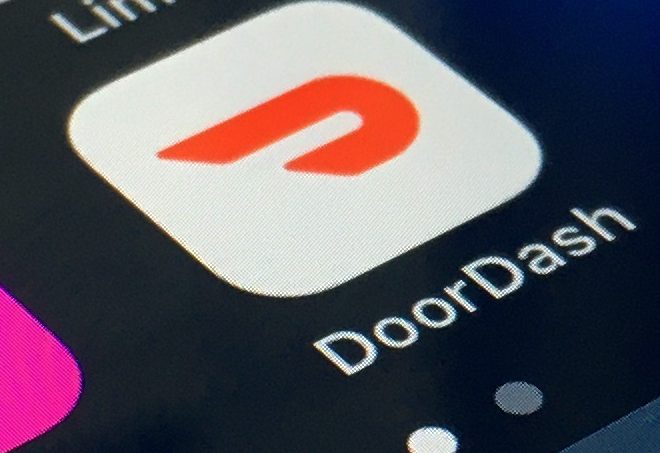 DoorDash asks judge to dismiss Uber lawsuit over web ordering services
