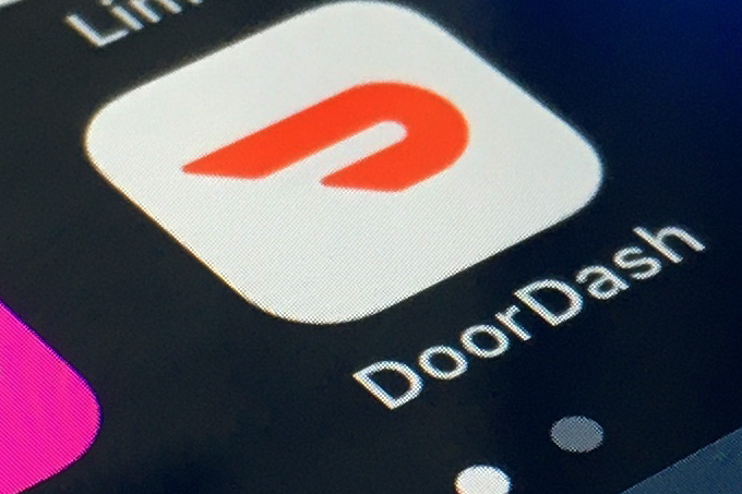 DoorDash asks judge to dismiss Uber lawsuit over web ordering services