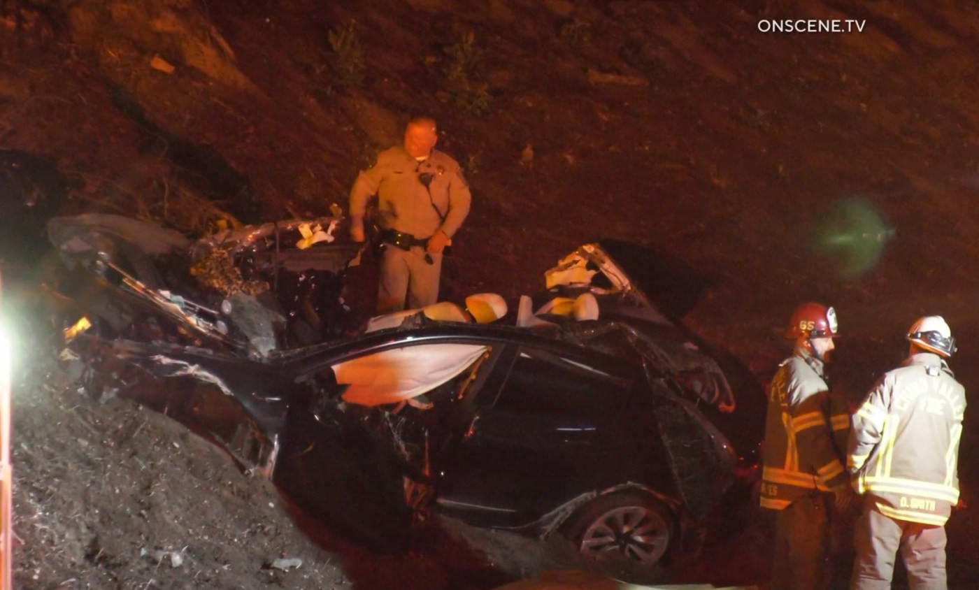 2 die in California freeway crash; baby found alive, buried in debris