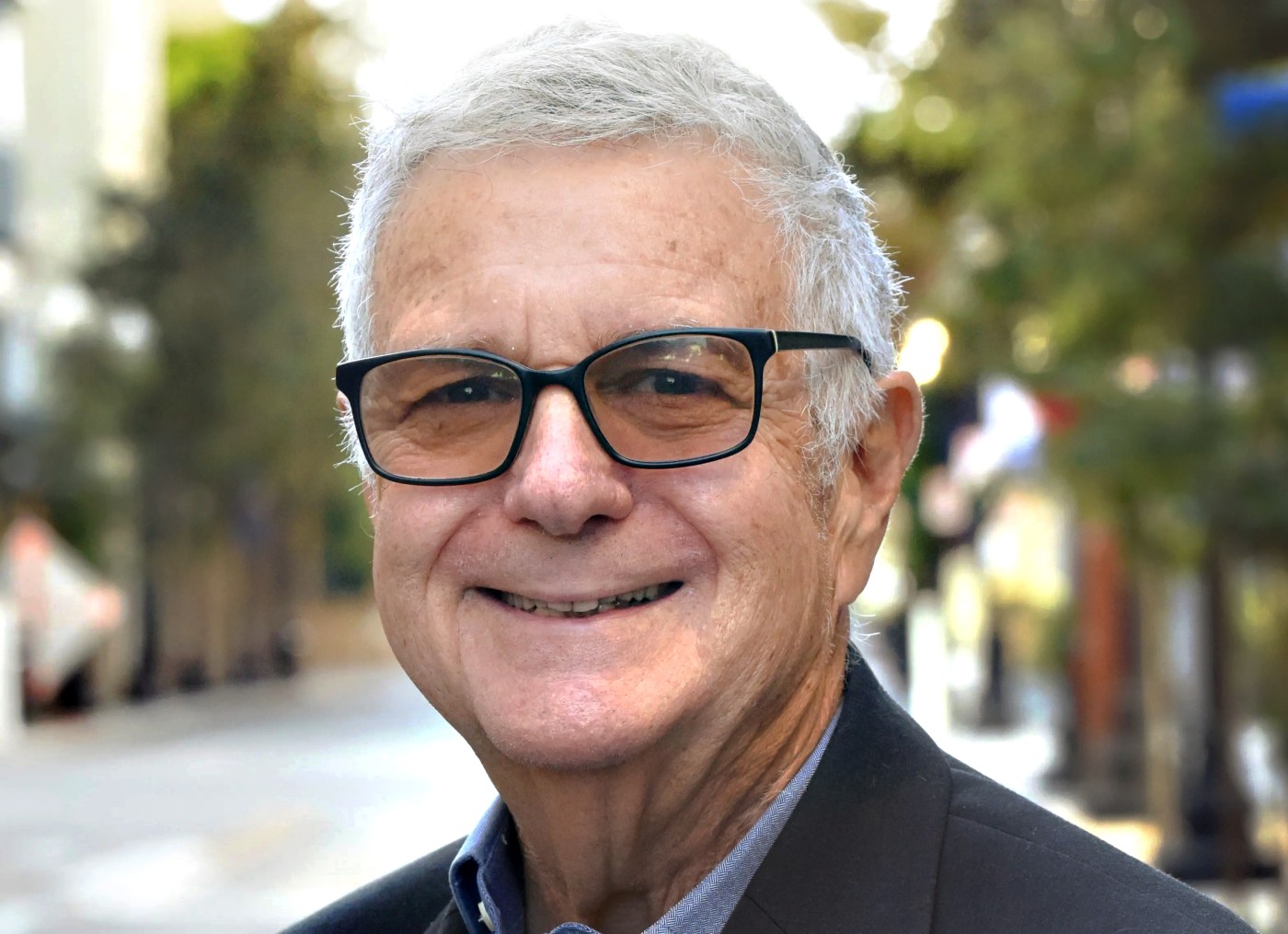 Larry Magid: Apple AirPods function as ‘hearing aids’