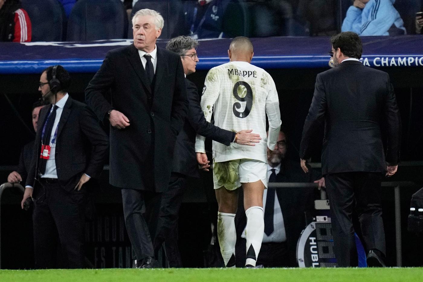 Mbappé limps off with ankle injury in Real Madrid’s loss in Champions League