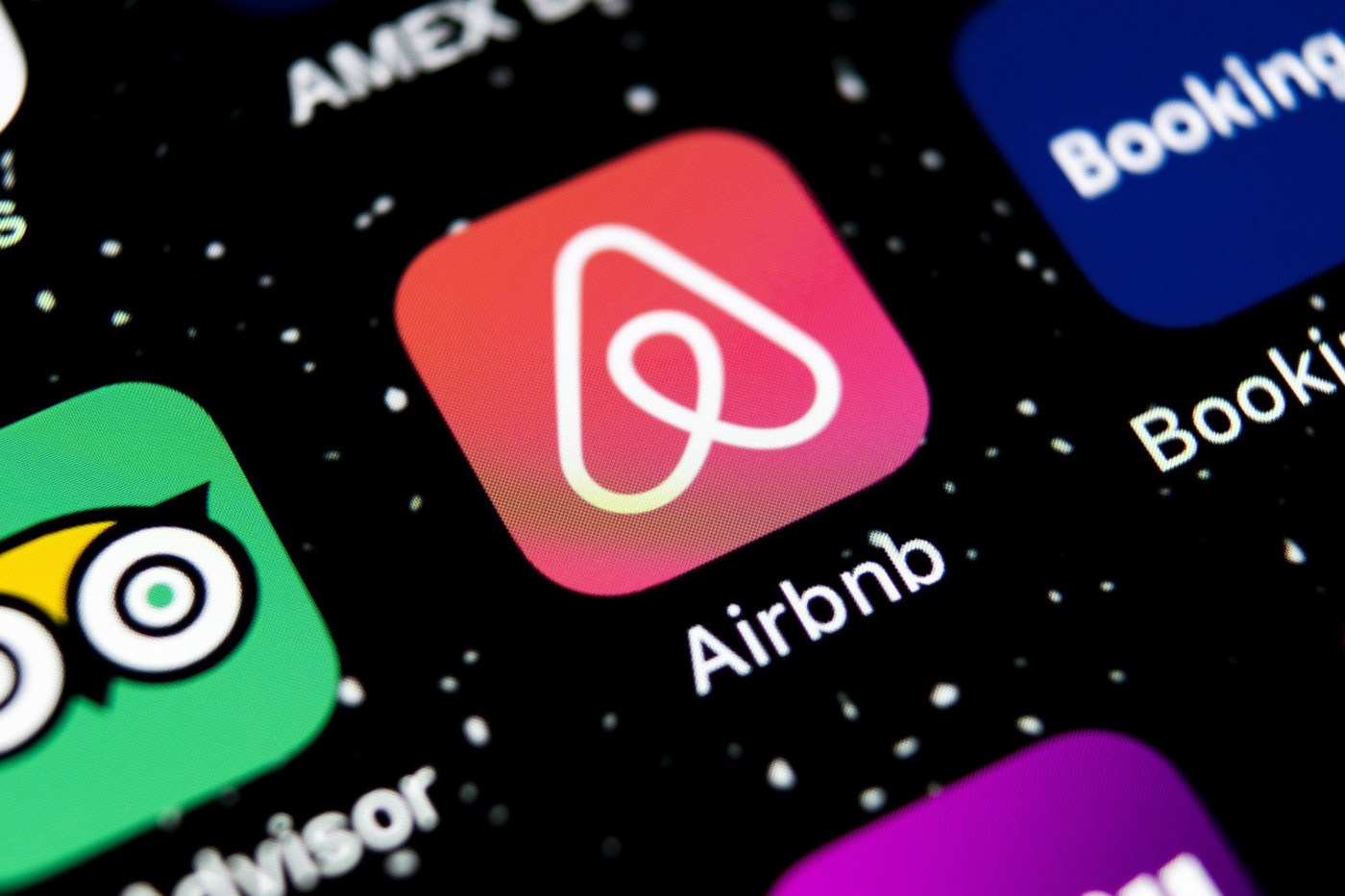 Airbnb to show fees in price display to comply with FTC rule