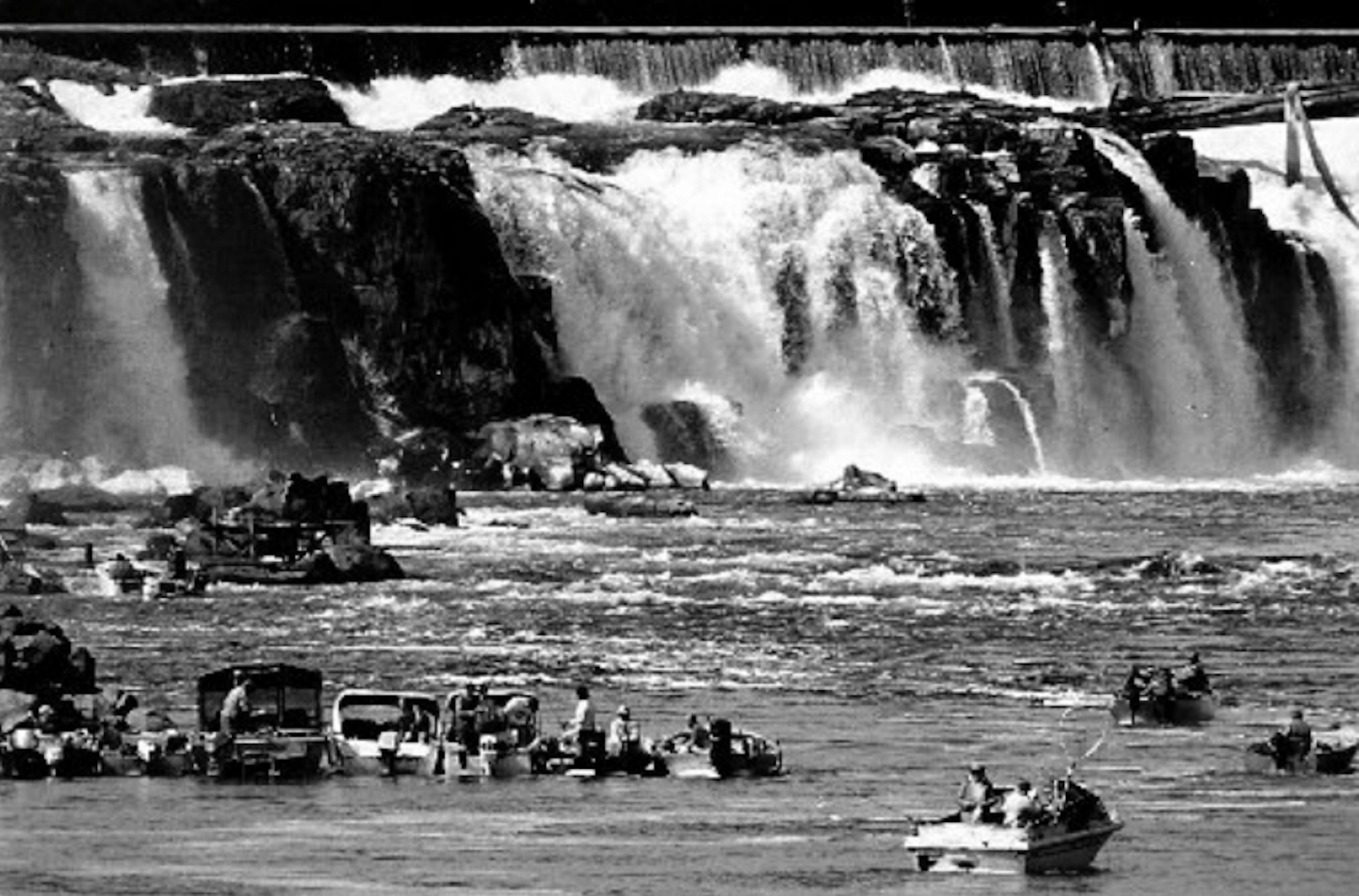 California man goes missing on vacation, apparently swept over huge Oregon waterfall