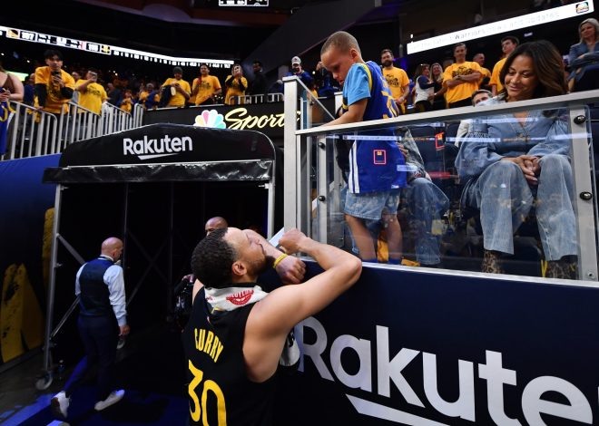 Watch Steph Curry try to comfort son Canon after Game 6 loss
