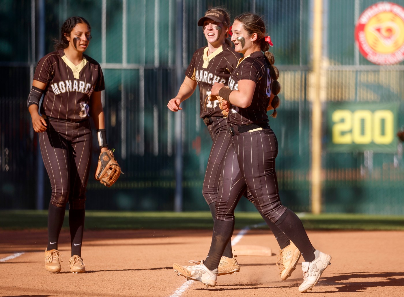 Prep roundup: Mitty softball beats St. Ignatius with senior day comeback; SI baseball wins on walk-off grand slam