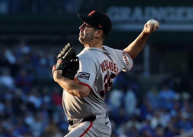 SF Giants score nine runs in stunning 11th inning to shock Cubs