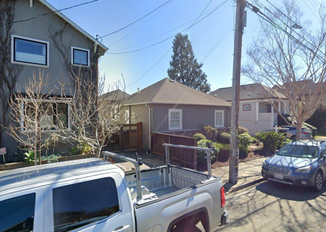 Detached house sells for $1.9 million in Oakland