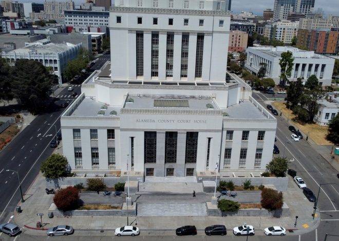 Oakland police confront rare problem after DNA match: The suspect is a twin