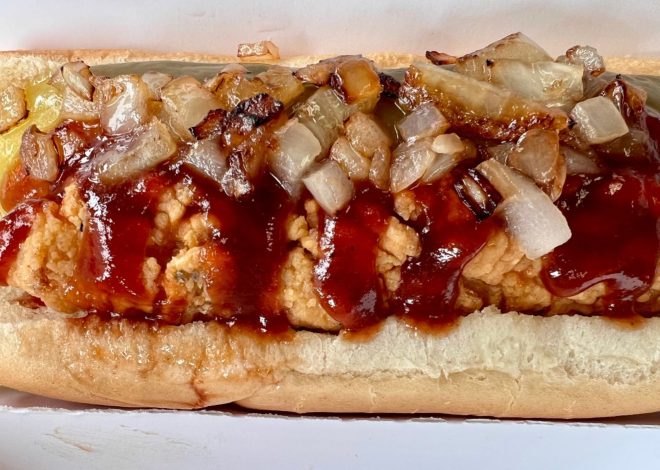 Wienerschnitzel gets into the chicken sandwich business with Bird Dogs
