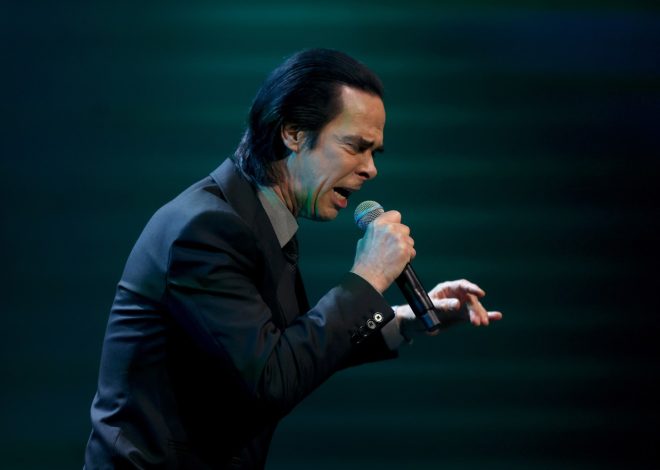 Review: Legendary rocker delivers thrilling concert for Bay Area fans