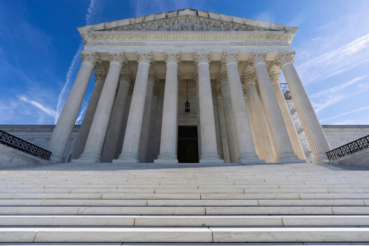 Supreme Court allows Trump to strip protections from some Venezuelans; deportations could follow