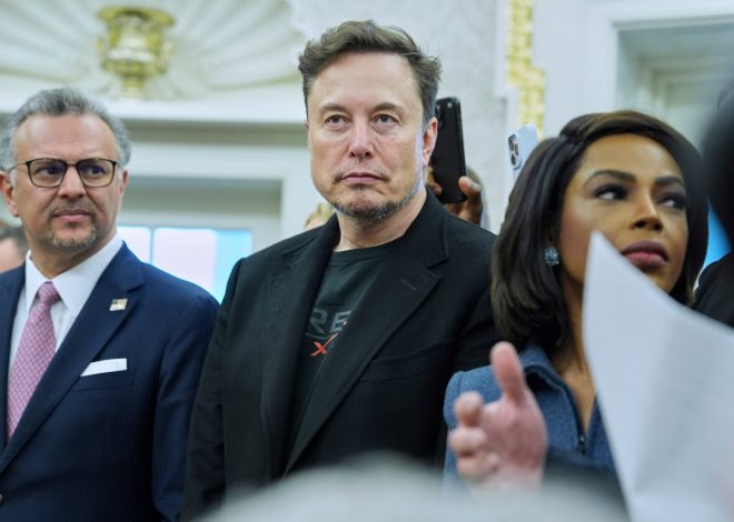 Musk leaving the Trump White House after bill criticism