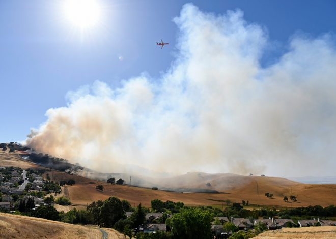 Fire crews fight wild fire near Mount Diablo