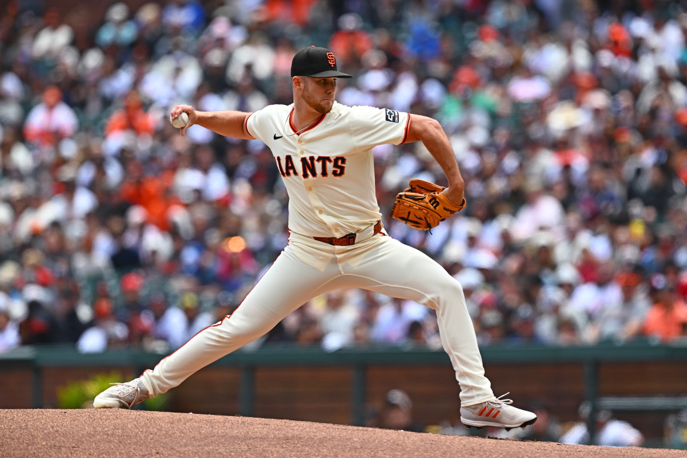 SF Giants win fifth consecutive one-run game, sweep flailing Braves