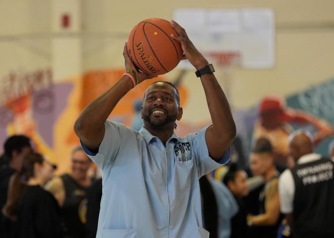 Golden State Warriors help transform lives of incarcerated men through coaching program