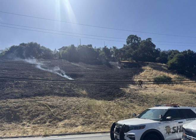 Fire disrupts traffic, burns building in Los Altos Hills