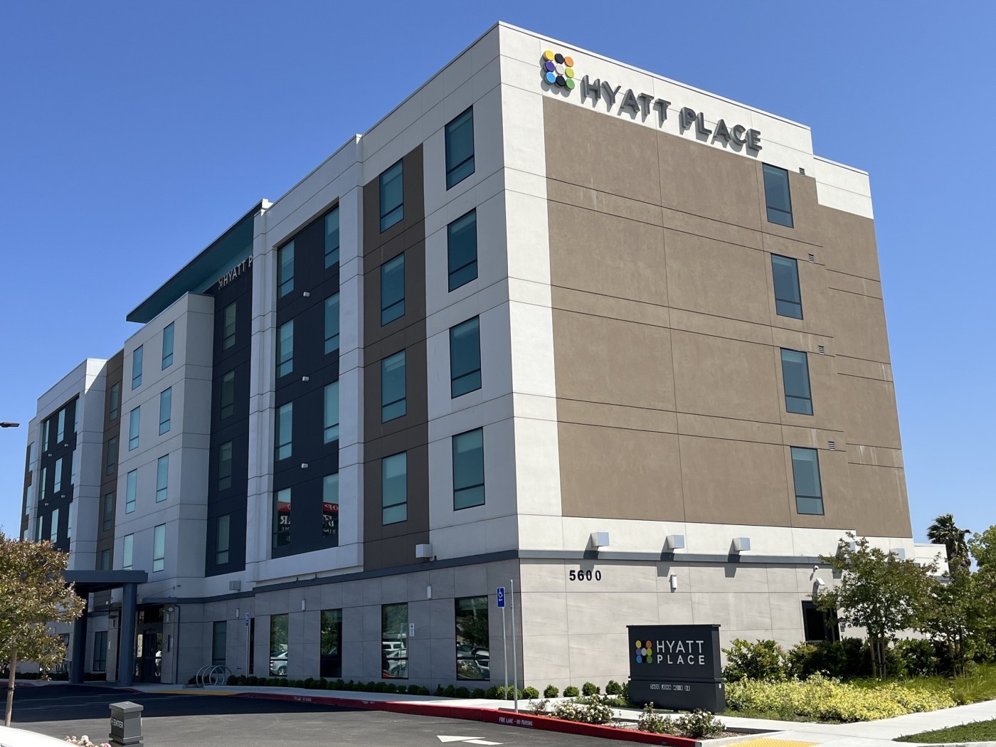 Loan default jolts East Bay hotel in grim sign of frail lodging market