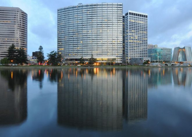 PG&E crafts nearly billion-dollar deal to buy Oakland HQ, nearby site
