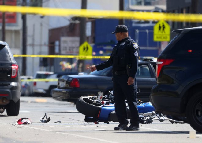 Motorcyclist dies in Oakland collision