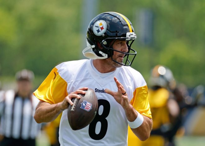 Aaron Rodgers, contract disputes and more NFL training camp storylines