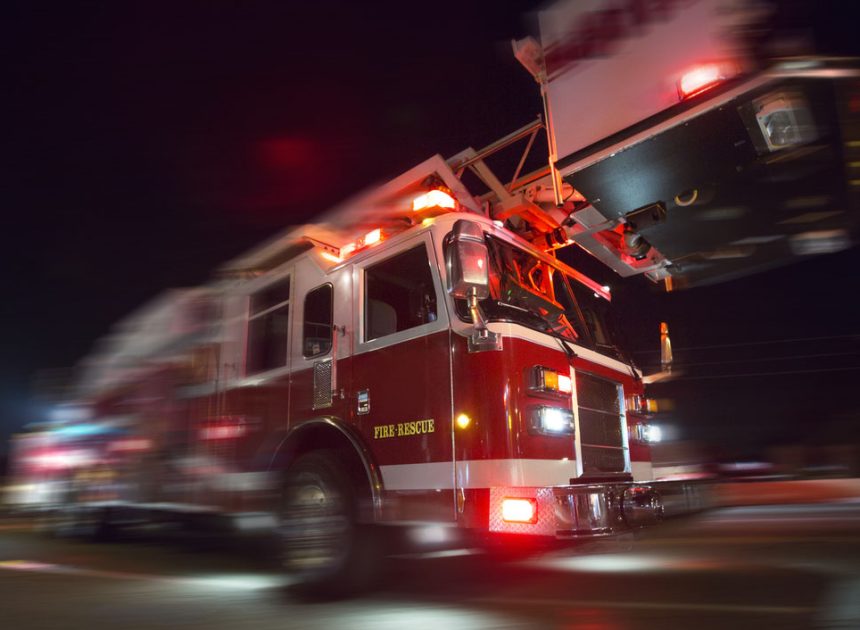 Oakland: Two-alarm fire breaks out at apartment building Wednesday night